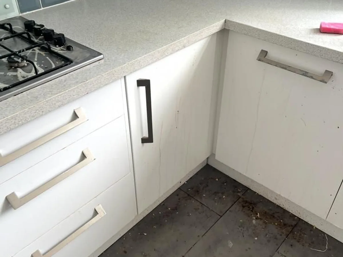Kitchen floor before cleaning